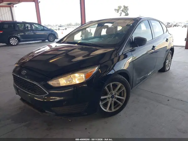 1FADP3K22JL241870 2018 FORD FOCUS - Image 2