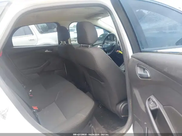 1FADP3K22JL244221 2018 FORD FOCUS - Image 8