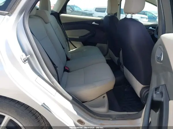 1FADP3K22JL251816 2018 FORD FOCUS - Image 8