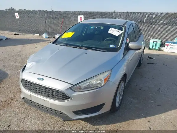 1FADP3K22JL253131 2018 FORD FOCUS - Image 2