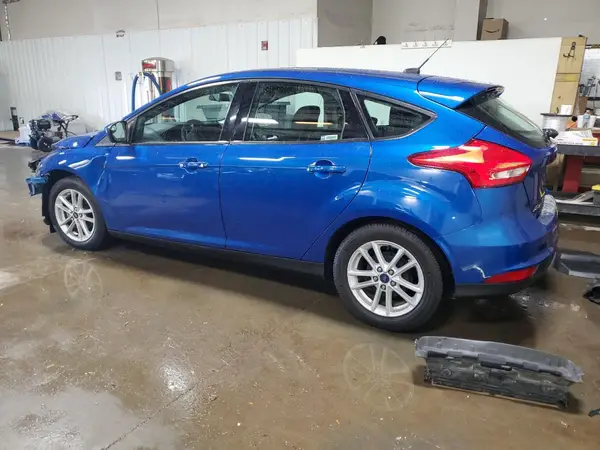 1FADP3K22JL257194 2018 FORD FOCUS - Image 2