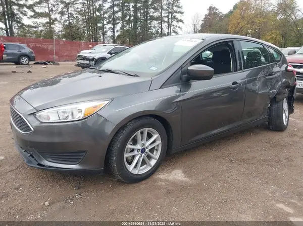 1FADP3K22JL259351 2018 FORD FOCUS - Image 2