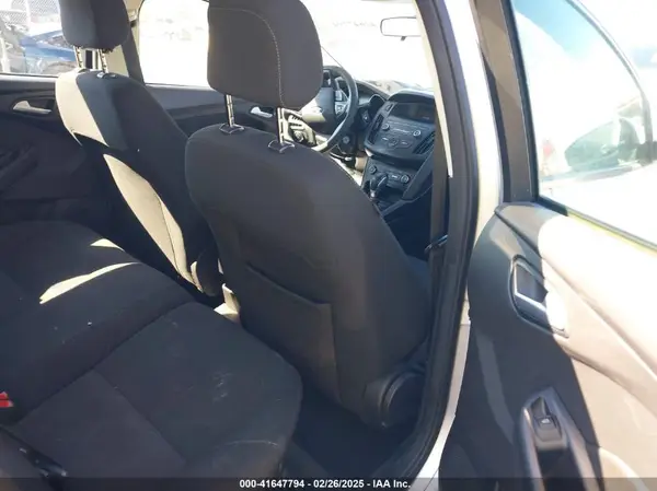 1FADP3K22JL280202 2018 FORD FOCUS - Image 8