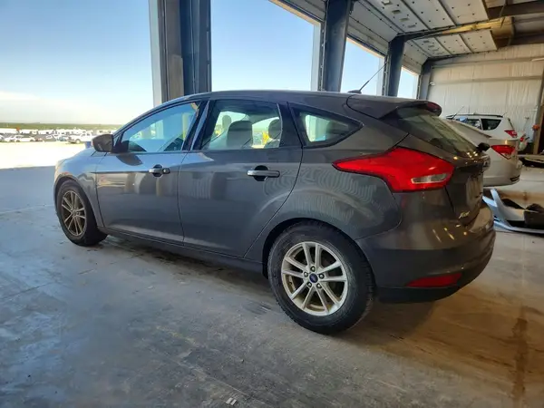 1FADP3K22JL305907 2018 FORD FOCUS - Image 2