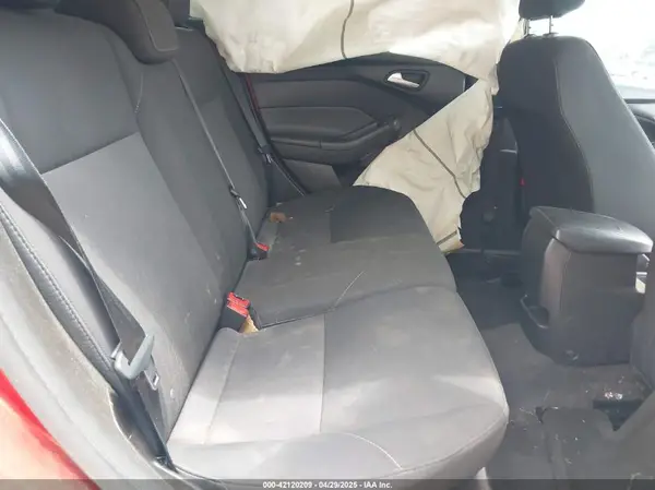 1FADP3K22JL307978 2018 FORD FOCUS - Image 8