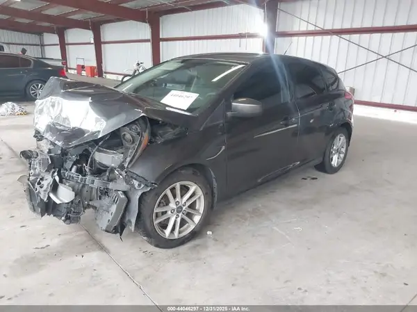 1FADP3K22JL313067 2018 FORD FOCUS - Image 2