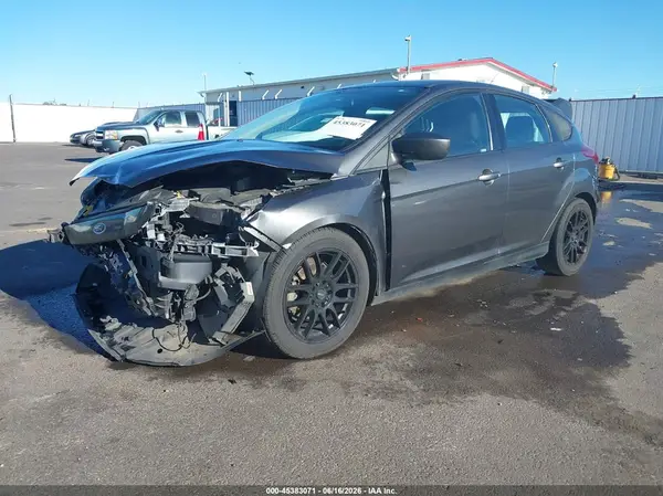 1FADP3K22JL315269 2018 FORD FOCUS - Image 2