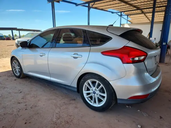 1FADP3K22JL322805 2018 FORD FOCUS - Image 2