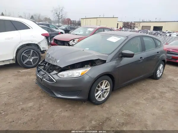 1FADP3K22JL327101 2018 FORD FOCUS - Image 2