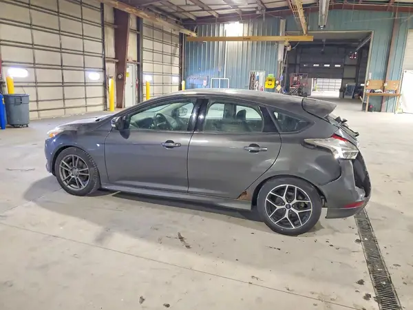 1FADP3K23GL211401 2016 FORD FOCUS - Image 2