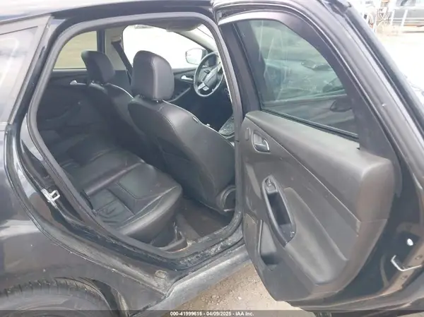 1FADP3K23GL261862 2016 FORD FOCUS - Image 8