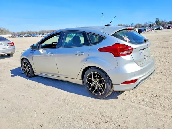 1FADP3K23GL287801 2016 FORD FOCUS - Image 2