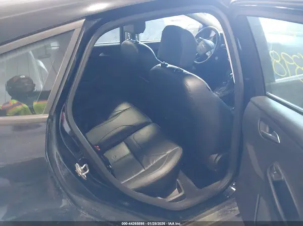 1FADP3K23GL299558 2016 FORD FOCUS - Image 8