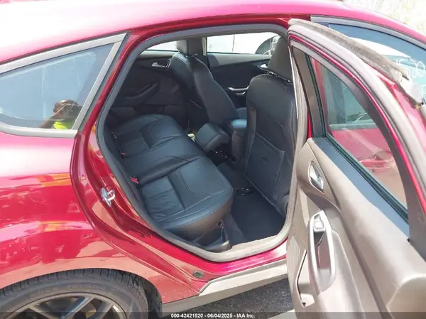 1FADP3K23GL312101 2016 FORD FOCUS - Image 8