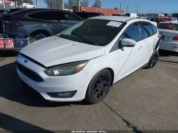 1FADP3K23GL319422 2016 FORD FOCUS - Image 2