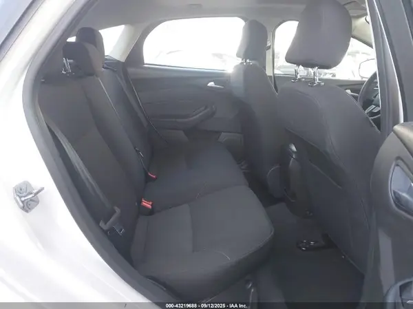 1FADP3K23GL363937 2016 FORD FOCUS - Image 8