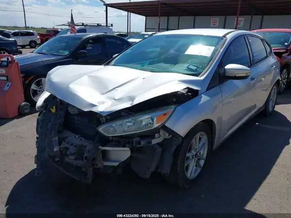 1FADP3K23GL363985 2016 FORD FOCUS - Image 2
