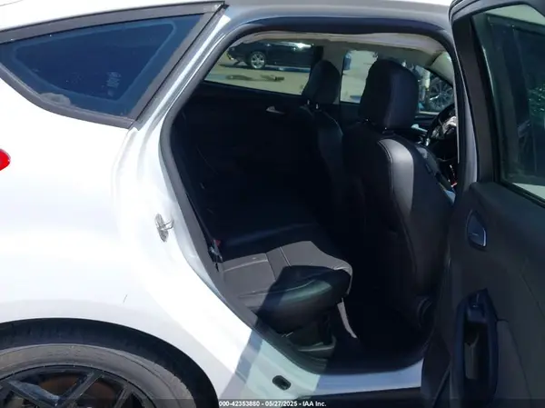 1FADP3K23GL368085 2016 FORD FOCUS - Image 8