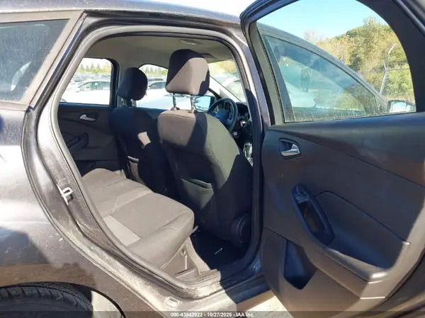 1FADP3K23GL377515 2016 FORD FOCUS - Image 8