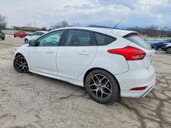 1FADP3K23GL395612 2016 FORD FOCUS - Image 2