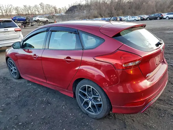 1FADP3K23GL401165 2016 FORD FOCUS - Image 2