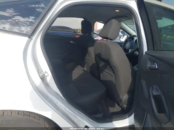 1FADP3K23HL217376 2017 FORD FOCUS - Image 8