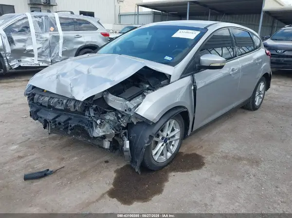 1FADP3K23HL217667 2017 FORD FOCUS - Image 2