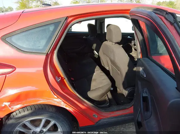 1FADP3K23HL225915 2017 FORD FOCUS - Image 8