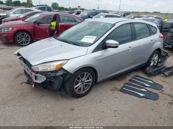1FADP3K23HL239233 2017 FORD FOCUS - Image 2