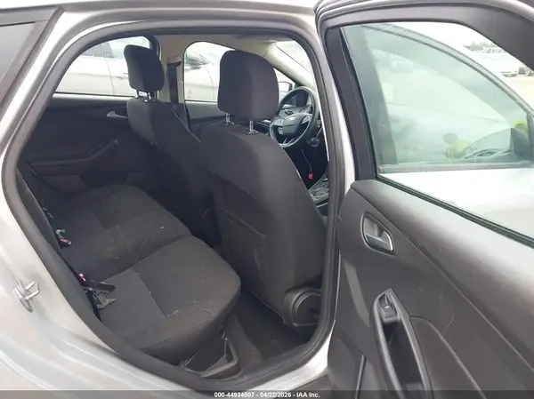 1FADP3K23HL239233 2017 FORD FOCUS - Image 8