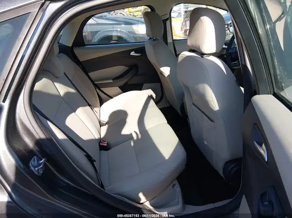 1FADP3K23HL246988 2017 FORD FOCUS - Image 8