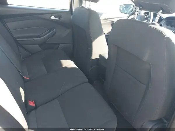 1FADP3K23HL258817 2017 FORD FOCUS - Image 8