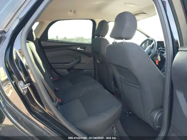 1FADP3K23HL278582 2017 FORD FOCUS - Image 8