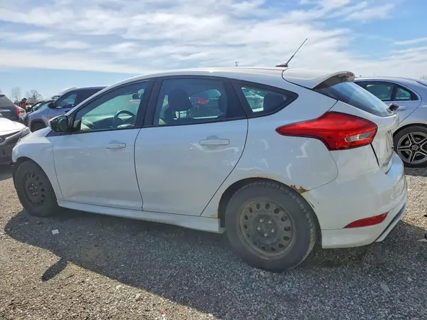 1FADP3K23HL305019 2017 FORD FOCUS - Image 2