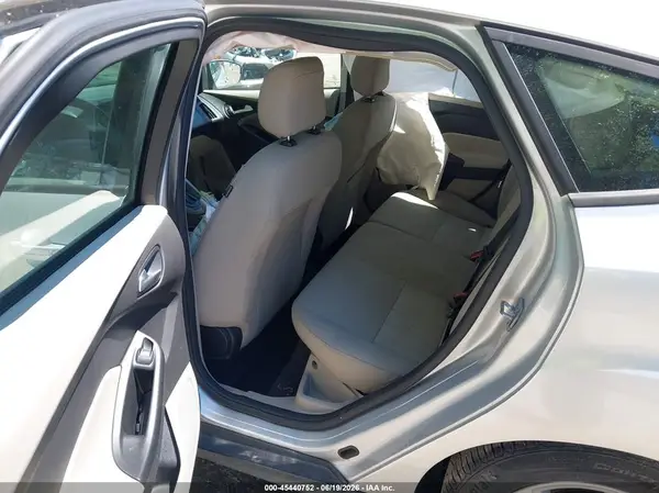 1FADP3K23JL206979 2018 FORD FOCUS - Image 8