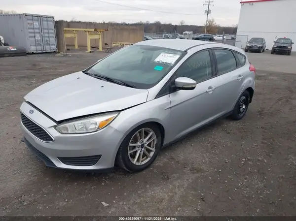 1FADP3K23JL227458 2018 FORD FOCUS - Image 2