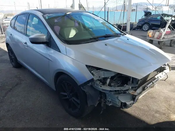 1FADP3K23JL241862 2018 FORD FOCUS - Image 1