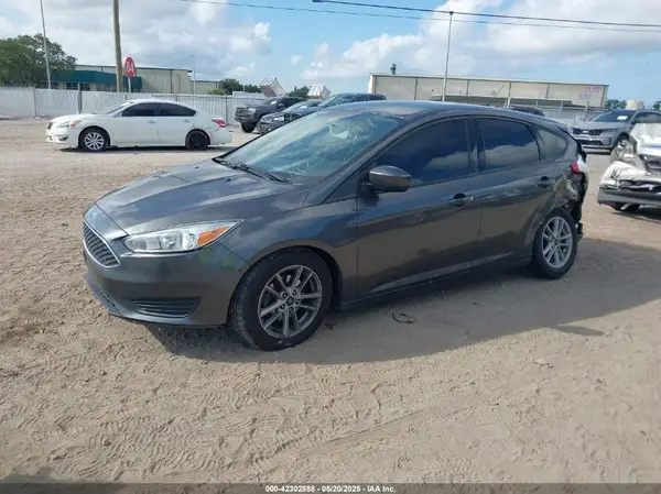 1FADP3K23JL250495 2018 FORD FOCUS - Image 2