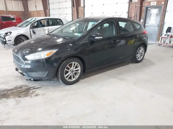 1FADP3K23JL258516 2018 FORD FOCUS - Image 2