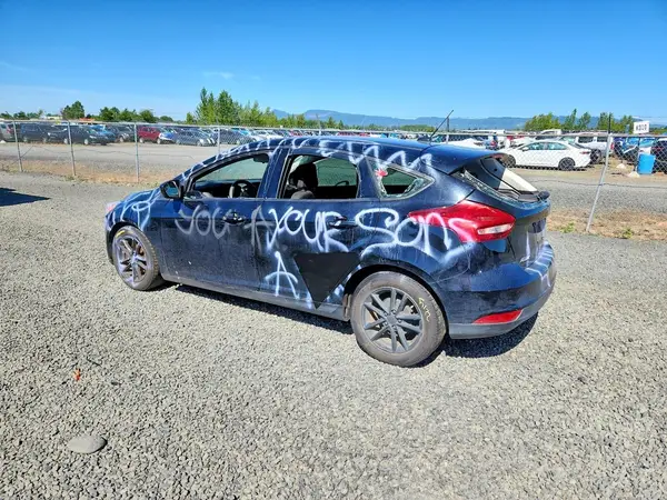1FADP3K23JL261397 2018 FORD FOCUS - Image 2