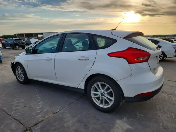1FADP3K23JL265627 2018 FORD FOCUS - Image 2