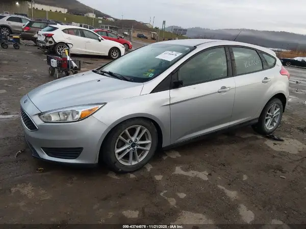 1FADP3K23JL278569 2018 FORD FOCUS - Image 2