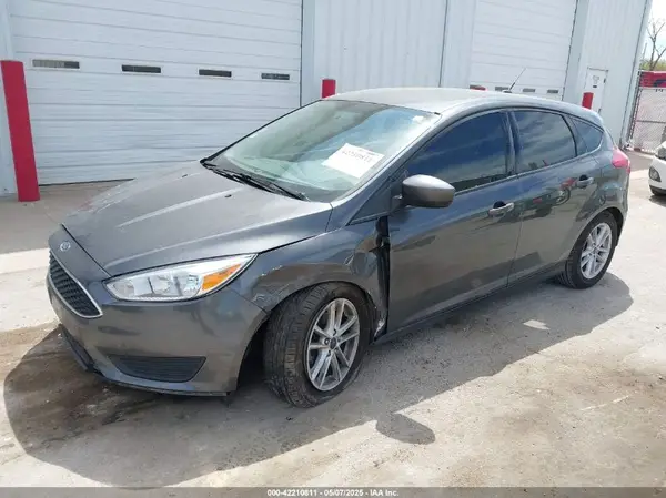 1FADP3K23JL332369 2018 FORD FOCUS - Image 2