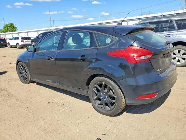 1FADP3K24GL296393 2016 FORD FOCUS - Image 2