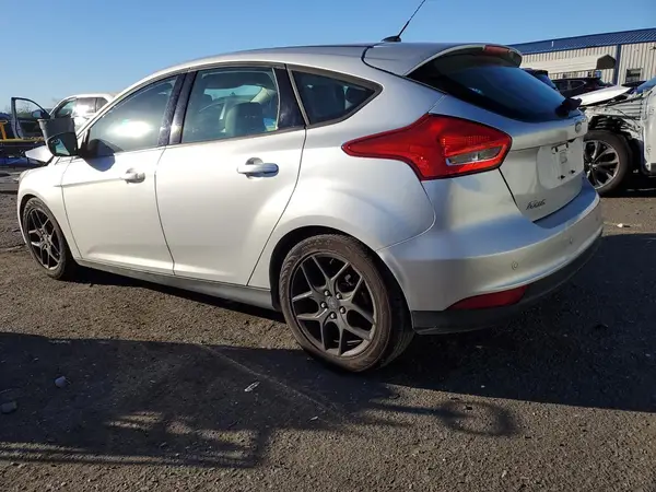 1FADP3K24GL321566 2016 FORD FOCUS - Image 2