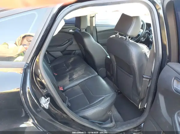 1FADP3K24GL375644 2016 FORD FOCUS - Image 8