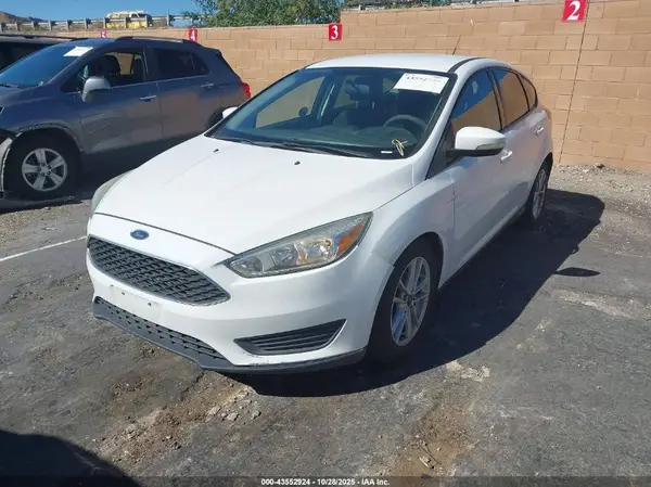 1FADP3K24HL219718 2017 FORD FOCUS - Image 2
