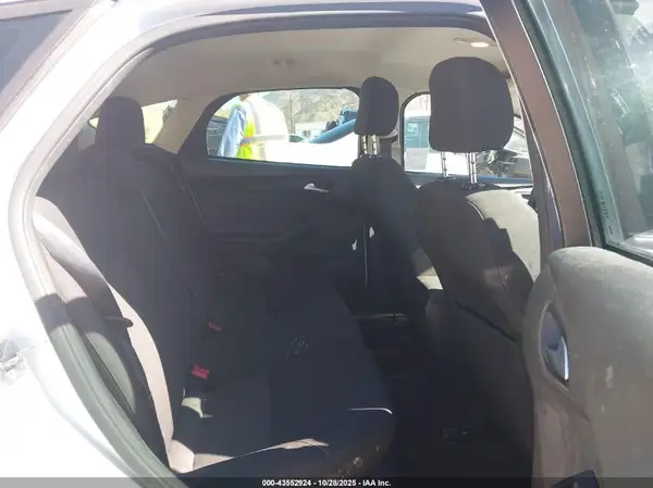 1FADP3K24HL219718 2017 FORD FOCUS - Image 8