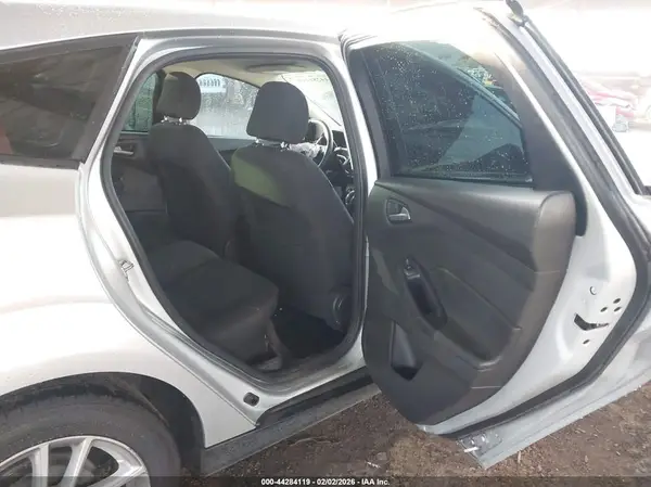 1FADP3K24HL223929 2017 FORD FOCUS - Image 8