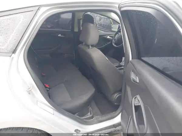 1FADP3K24HL225891 2017 FORD FOCUS - Image 8